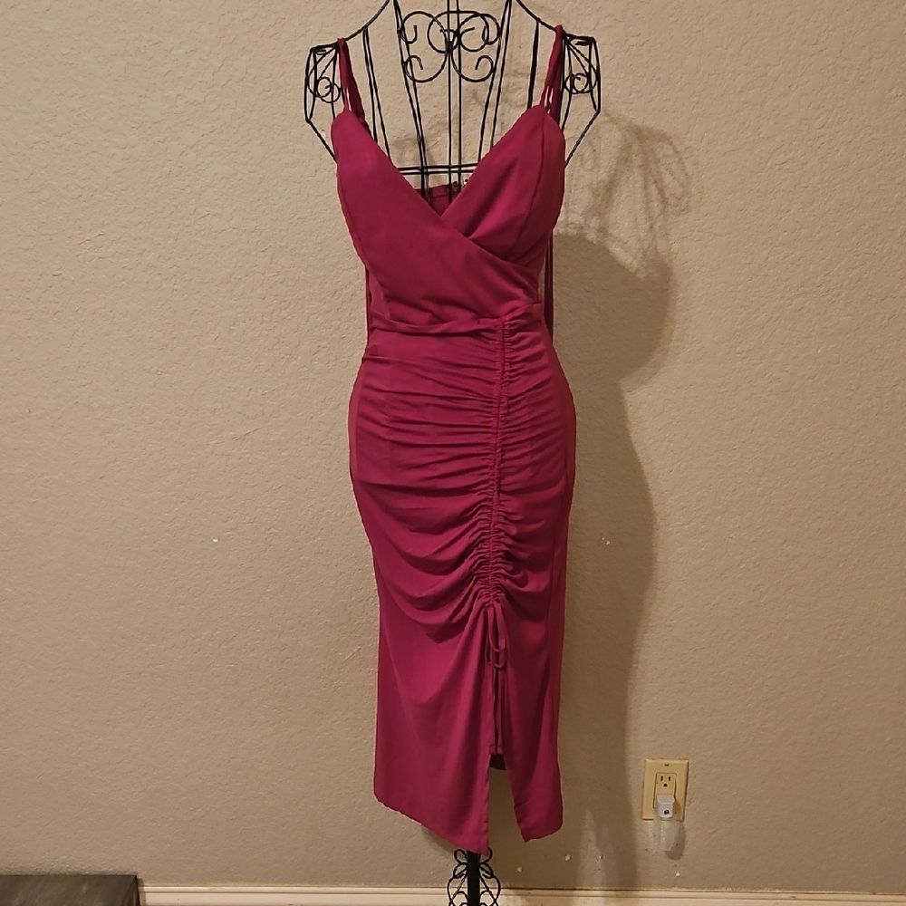 VENUS Ruched Midi Dress in Magenta